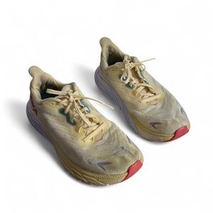 Hoka one one Arahi 6 stability running shoes Yellow white Nike trainers  8